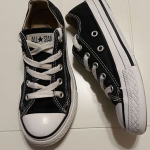 Converse kids black sneakers